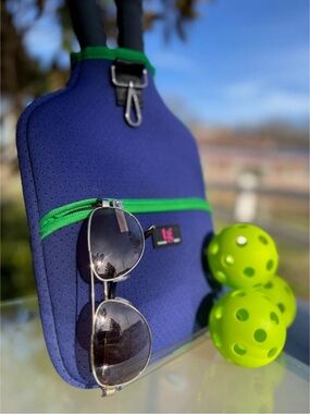 TAYLOR GRAY The Lynne Pickleball Paddle Cover Bag